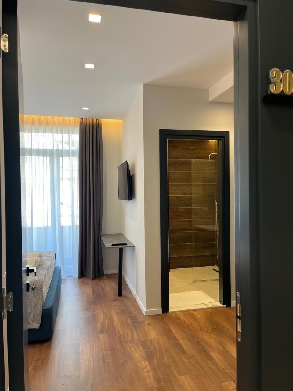 North Alb Hotel Shkodër 外观 照片
