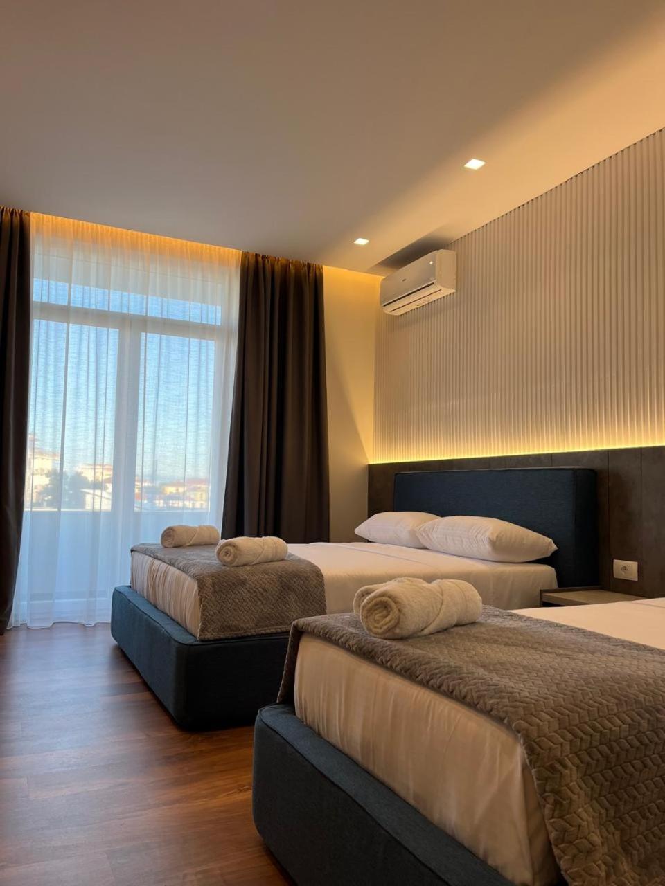 North Alb Hotel Shkodër 外观 照片